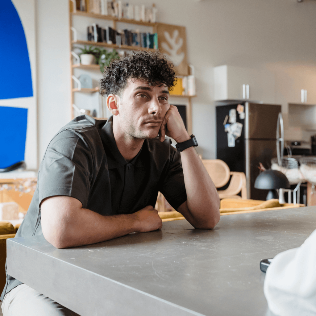 How to Handle Customer Complaints: Customer feeling ignored in a cafe